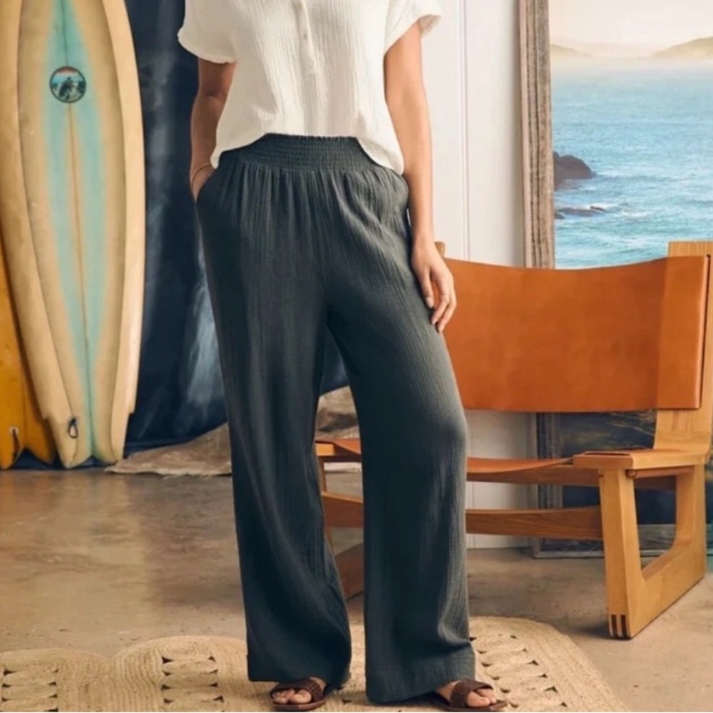 Faherty Dream Organic Cotton Gauze Wide Leg pants. Charcoal gray. Size M.